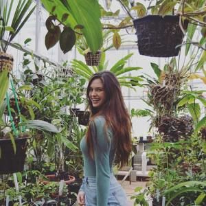 Meet your Posher, Chloe